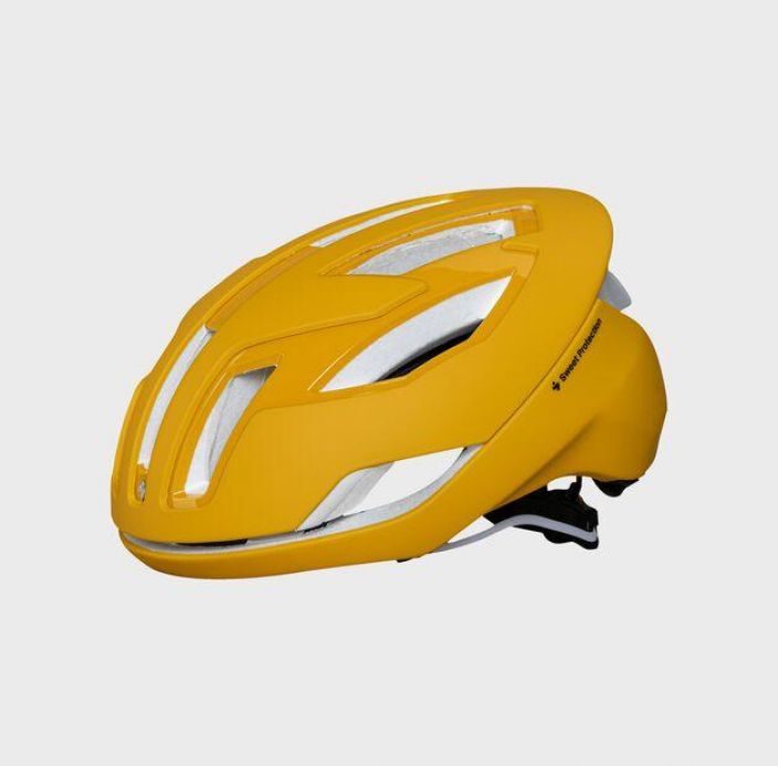 Kypara Sweet Protection Falconer II The Falconer II is a top-of-the-line helmet for fast-paced cycling. With an aerodynamic