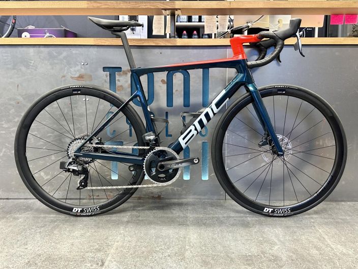 BMC Teammachine SLR01 Force AXS custom 54 Runko: Teammachine SLR 01 Premium Carbon Etuhaarukka: Teammachine 01 Premium
