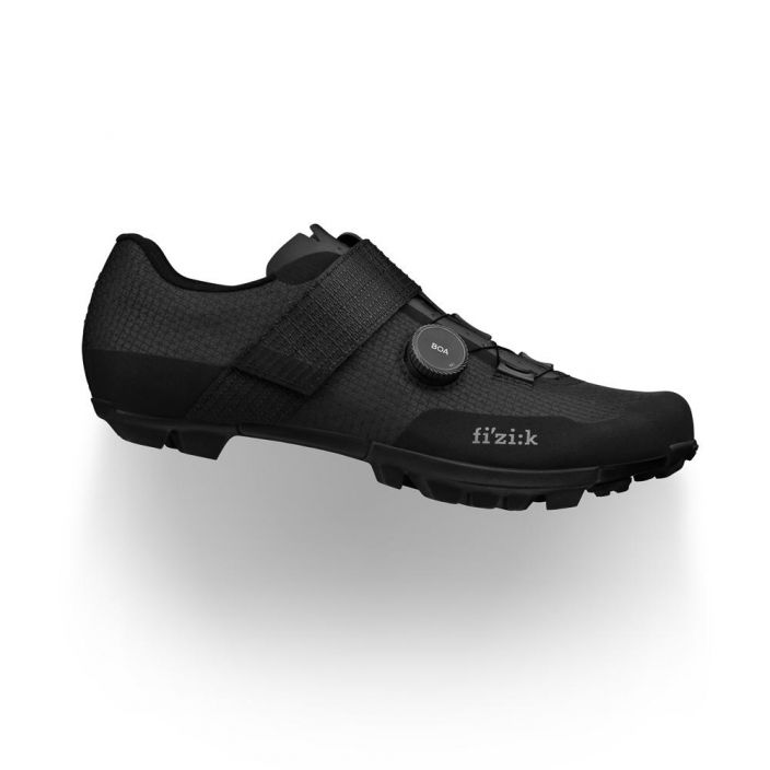 Ajokenka Fizik Vento Ferox Carbon Black/Black The new face of fast, Ferox is a lightweight, breathable off-road racing shoe