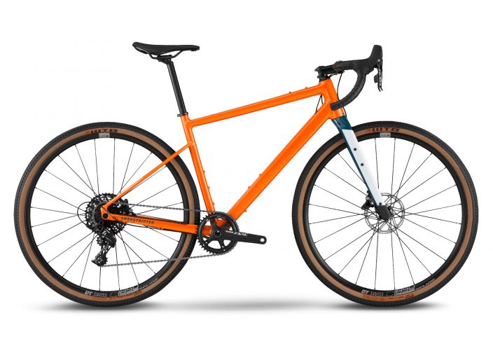 BMC URS AL One L Runko: URS Premium Aluminium Etuhaarukka: URS Carbon Vaihteet: 1x11 Eturattaat: SRAM APEX 1, 40T Kasetti: