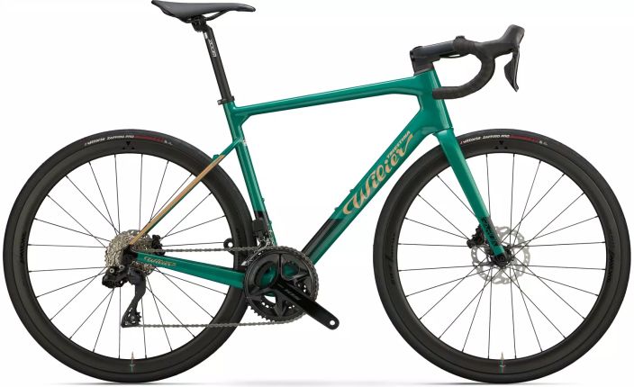 Wilier Garda 105 Di2 Green/Gold M Runko: GARDA DISC - CARBON MONOCOQUE NH-MOD Etuhaarukka: GARDA DISC - CARBON MONOCOQUE