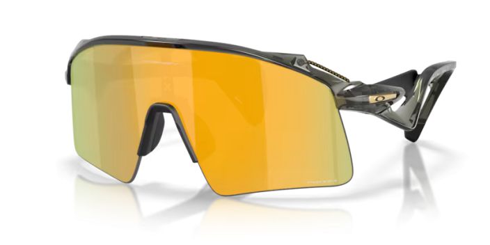 Oakley Stunt Wing Grey Smoke Prizm 24k Sports eyewear that fits like a face glove. Even the most abrupt head movements are