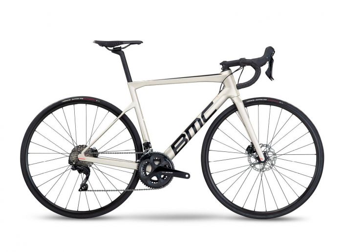 BMC TeamMachine SLR Five 56 Runko: Teammachine SLR Carbon Etuhaarukka: Teammachine SLR Carbon Vaihteet: 2x12 Eturattaat: