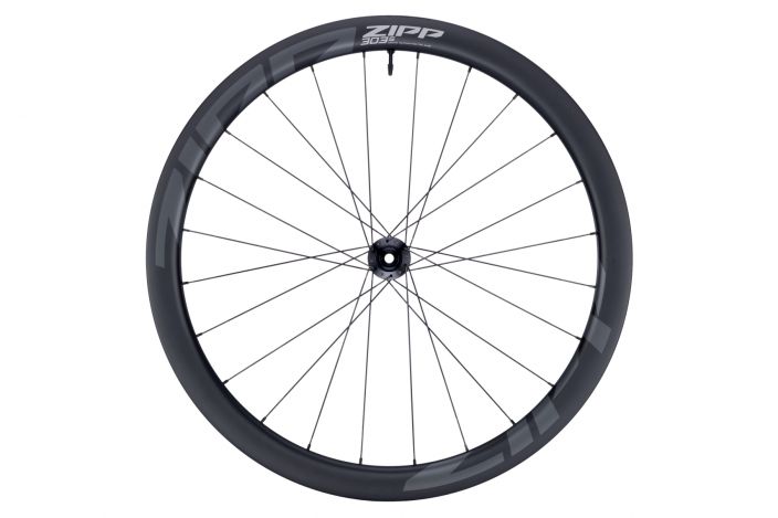 Kiekkopari Zipp 303 S DB Valmistaja: Zipp Vanteen materiaali: Hiilikuitu Koko: 622 Korkeus: 45mm Vanteentyyppi: Tubeless