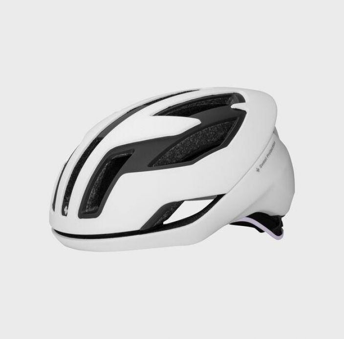 Kypara Sweet Protection Falconer II The Falconer II is a top-of-the-line helmet for fast-paced cycling. With an aerodynamic