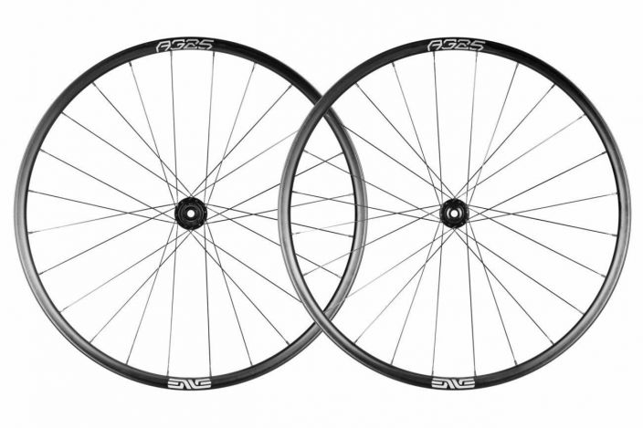 Kiekkopari Enve Founder AG25 Shimano Valmistaja: Enve Vanteen materiaali: Hiilikuitu Koko: 622 Korkeus: 21mm Vanteentyyppi: